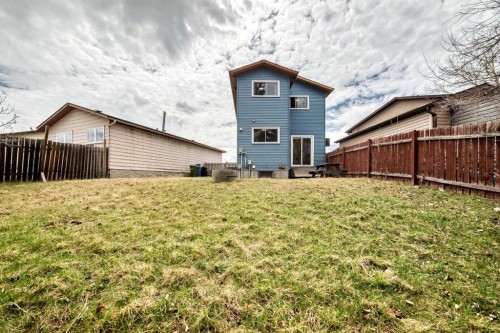 365 Whitlock Way Ne, Calgary, AB - Outdoor