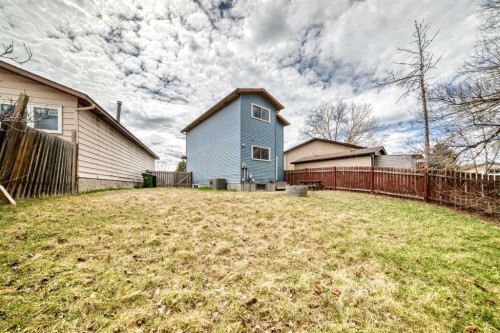 365 Whitlock Way Ne, Calgary, AB - Outdoor