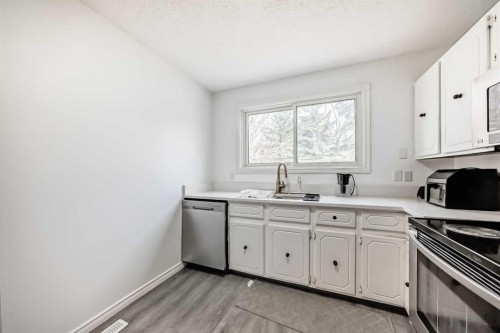 365 Whitlock Way Ne, Calgary, AB - Indoor Photo Showing Kitchen