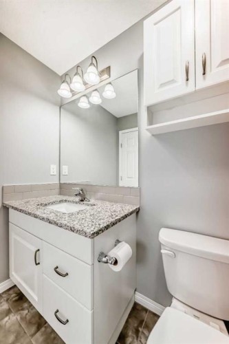 147 Windford Crescent Sw, Airdrie, AB - Indoor Photo Showing Bathroom