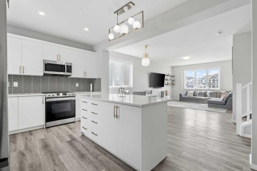 171 Carringham Road Nw, Calgary, AB - Indoor Photo Showing Kitchen With Upgraded Kitchen