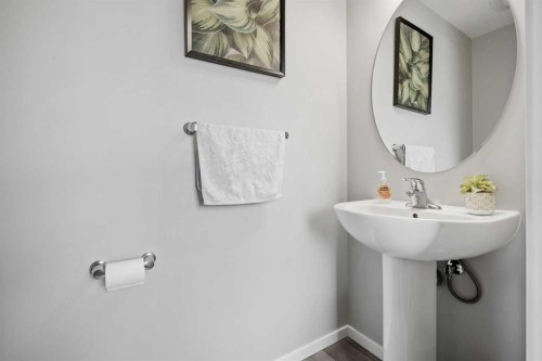 171 Carringham Road Nw, Calgary, AB - Indoor Photo Showing Bathroom