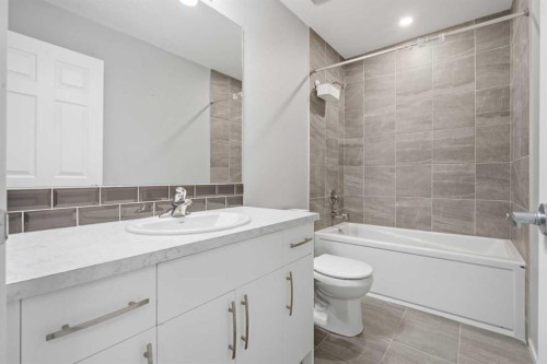 171 Carringham Road Nw, Calgary, AB - Indoor Photo Showing Bathroom