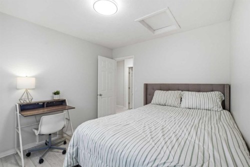 124 Kincora Glen Road Nw, Calgary, AB - Indoor Photo Showing Bedroom