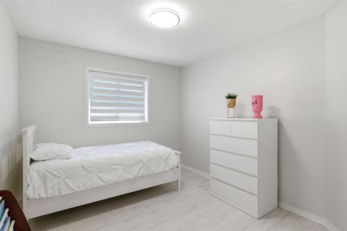 124 Kincora Glen Road Nw, Calgary, AB - Indoor Photo Showing Bedroom