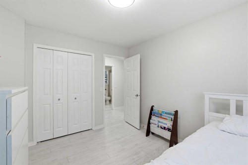 124 Kincora Glen Road Nw, Calgary, AB - Indoor Photo Showing Bedroom