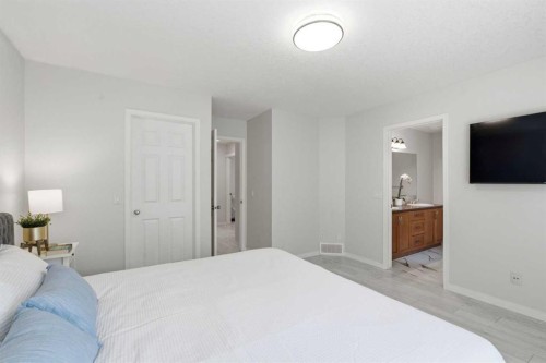 124 Kincora Glen Road Nw, Calgary, AB - Indoor Photo Showing Bedroom