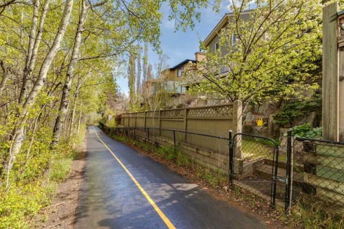52 Christie Knoll Heights Sw, Calgary, AB - Outdoor