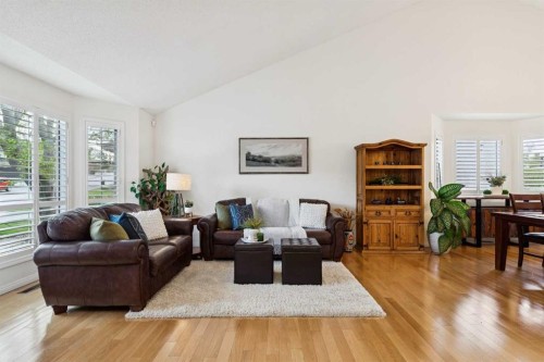 52 Christie Knoll Heights Sw, Calgary, AB - Indoor Photo Showing Living Room