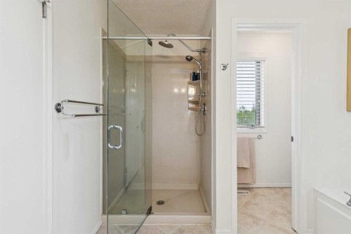 52 Christie Knoll Heights Sw, Calgary, AB - Indoor Photo Showing Bathroom