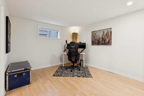 52 Christie Knoll Heights Sw, Calgary, AB - Indoor