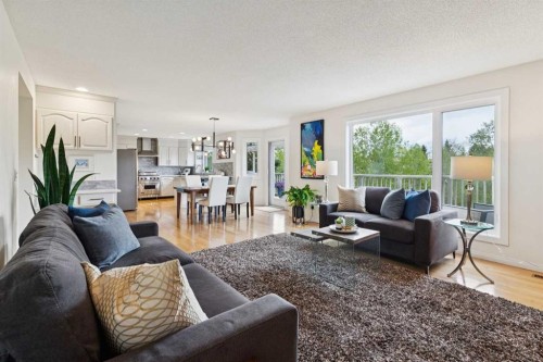52 Christie Knoll Heights Sw, Calgary, AB - Indoor Photo Showing Living Room