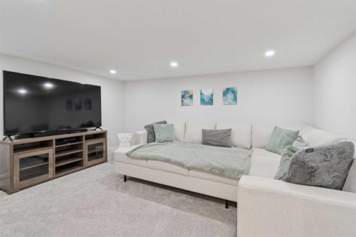 691 Brookpark Drive Sw, Calgary, AB - Indoor