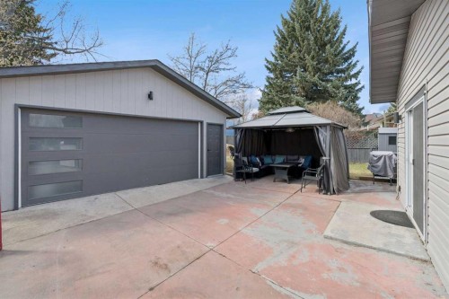 691 Brookpark Drive Sw, Calgary, AB - Outdoor With Exterior