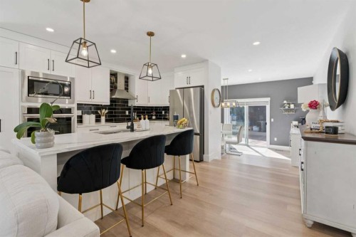 691 Brookpark Drive Sw, Calgary, AB - Indoor Photo Showing Kitchen With Upgraded Kitchen