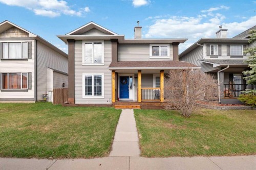 11 Woodside Circle  Airdrie, AB T4B 2H8