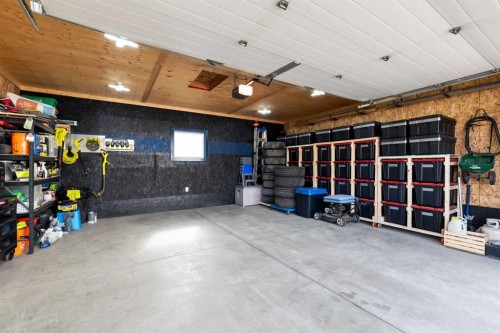 11 Woodside Circle, Airdrie, AB - Indoor Photo Showing Garage