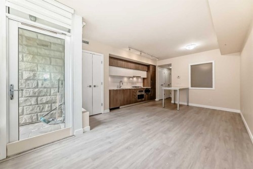 110-51 Waterfront Mews Sw, Calgary, AB - Indoor Photo Showing Other Room