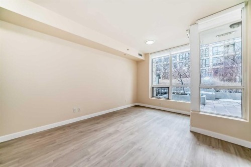 110-51 Waterfront Mews Sw, Calgary, AB - Indoor Photo Showing Other Room