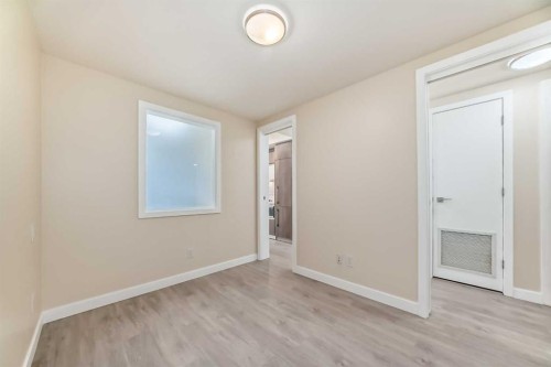 110-51 Waterfront Mews Sw, Calgary, AB - Indoor Photo Showing Other Room
