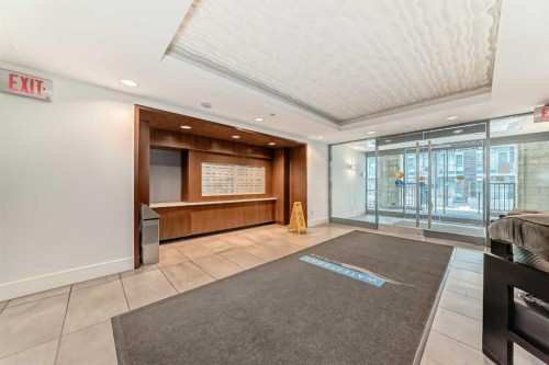 110-51 Waterfront Mews Sw, Calgary, AB - Indoor Photo Showing Other Room