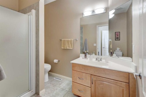180 Sierra Morena Landing Sw, Calgary, AB - Indoor Photo Showing Bathroom