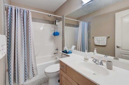 180 Sierra Morena Landing Sw, Calgary, AB - Indoor Photo Showing Bathroom