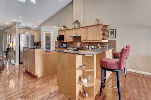 180 Sierra Morena Landing Sw, Calgary, AB - Indoor Photo Showing Kitchen