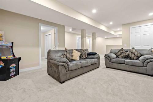 332 Oakmere Way, Chestermere, AB - Indoor Photo Showing Living Room