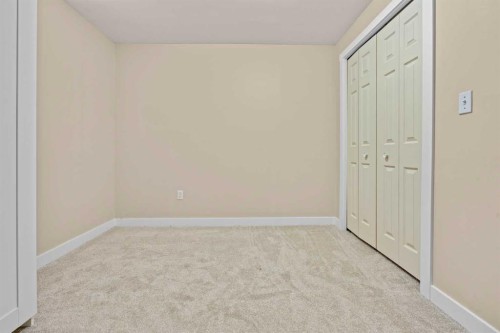 332 Oakmere Way, Chestermere, AB - Indoor Photo Showing Other Room