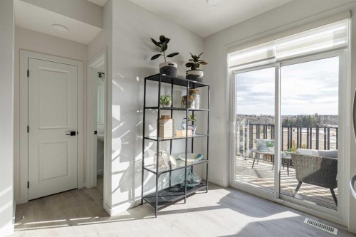 74 Spring Willow Close Sw, Calgary, AB - Indoor Photo Showing Other Room