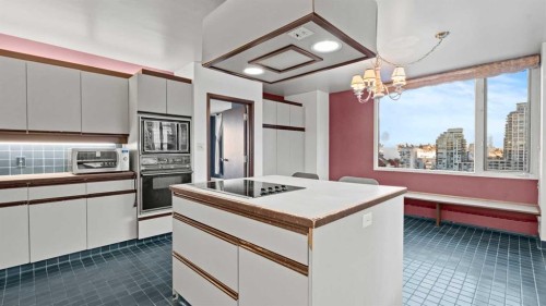 1002A-500 Eau Claire Avenue Sw, Calgary, AB - Indoor Photo Showing Kitchen