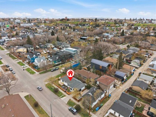 402 8A Street Ne, Calgary, AB - Outdoor With View