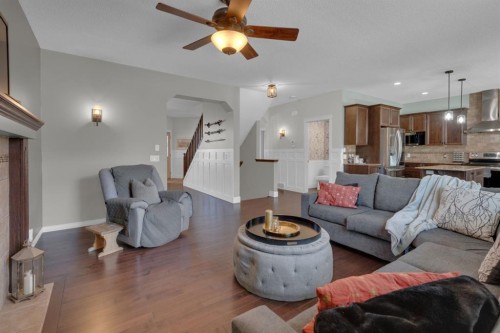 69 Morningside Circle Sw, Airdrie, AB - Indoor Photo Showing Living Room