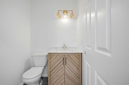 924 19 Avenue Nw, Calgary, AB - Indoor Photo Showing Bathroom