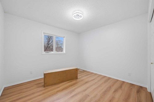 924 19 Avenue Nw, Calgary, AB - Indoor Photo Showing Other Room