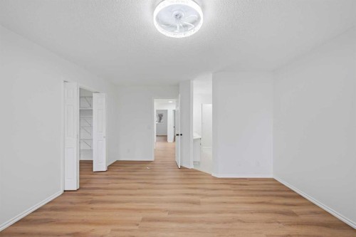 924 19 Avenue Nw, Calgary, AB - Indoor Photo Showing Other Room