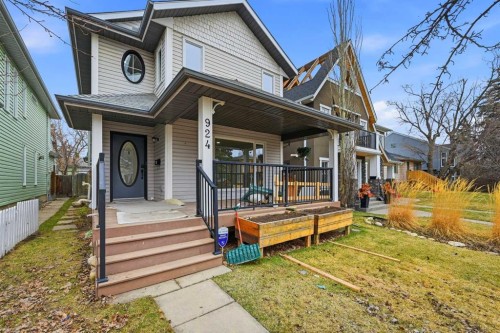 924 19 Avenue Nw, Calgary, AB - Outdoor With Deck Patio Veranda