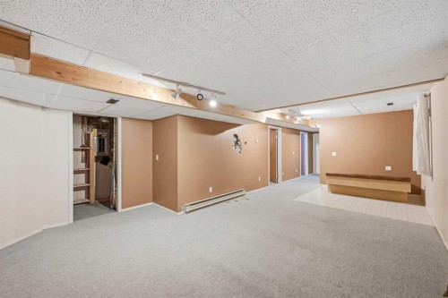 924 19 Avenue Nw, Calgary, AB - Indoor Photo Showing Other Room