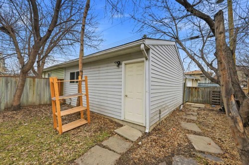 924 19 Avenue Nw, Calgary, AB - Outdoor
