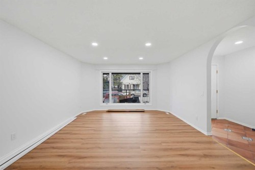 924 19 Avenue Nw, Calgary, AB - Indoor Photo Showing Other Room