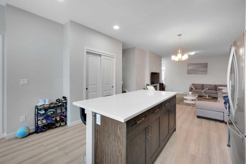 32 Seton Row Se, Calgary, AB - Indoor Photo Showing Kitchen