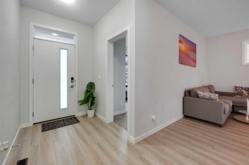 32 Seton Row Se, Calgary, AB - Indoor Photo Showing Other Room