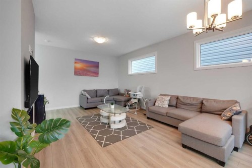 32 Seton Row Se, Calgary, AB - Indoor Photo Showing Living Room