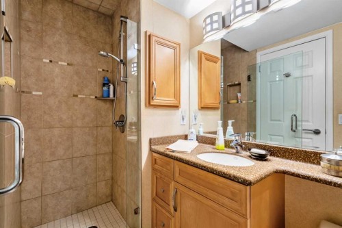 91 Sun Valley Drive Se, Calgary, AB - Indoor Photo Showing Bathroom