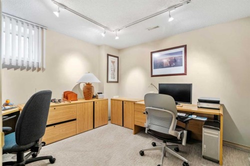 91 Sun Valley Drive Se, Calgary, AB - Indoor Photo Showing Office