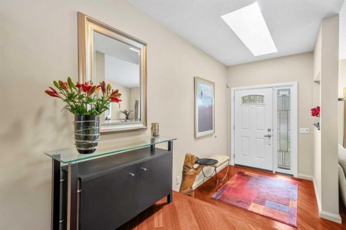 91 Sun Valley Drive Se, Calgary, AB - Indoor Photo Showing Other Room