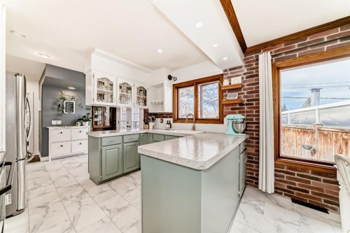 51 Foxwell Road Se, Calgary, AB - Indoor Photo Showing Kitchen