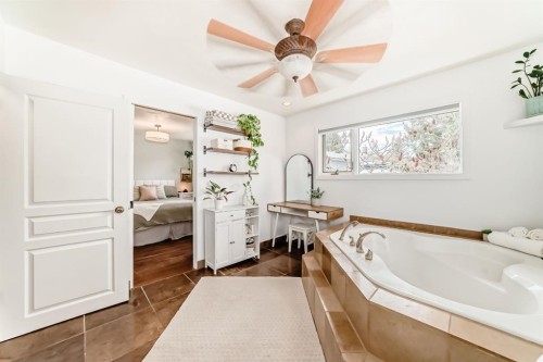 51 Foxwell Road Se, Calgary, AB - Indoor Photo Showing Bathroom