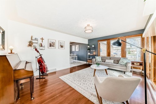 51 Foxwell Road Se, Calgary, AB - Indoor Photo Showing Living Room